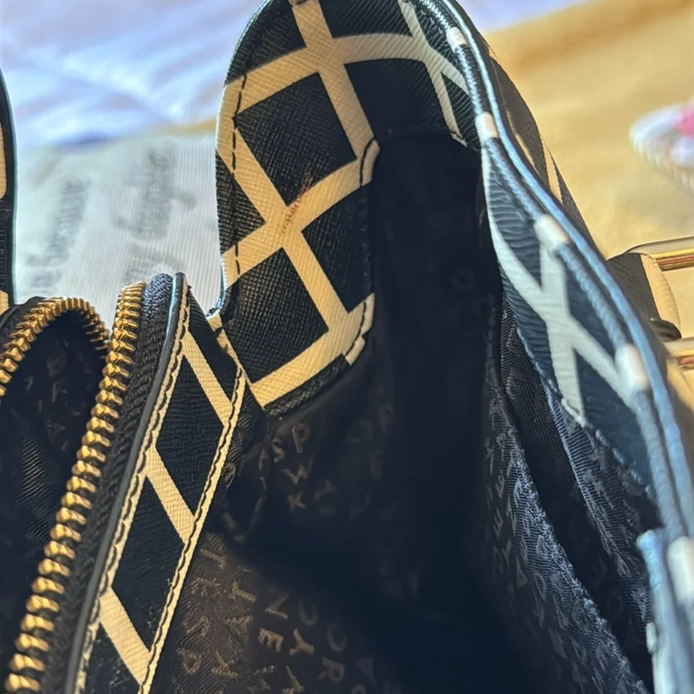 Kate Spade black & white very clean - Picture 11 of 15